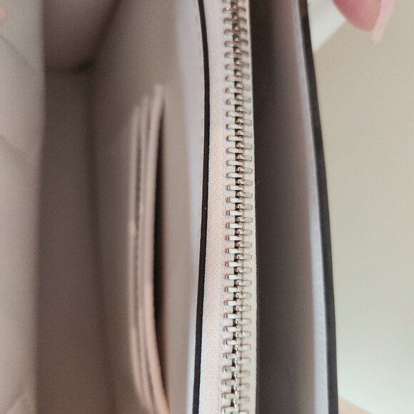 Michael Kors - White Crossbody - Picture 5 of 10